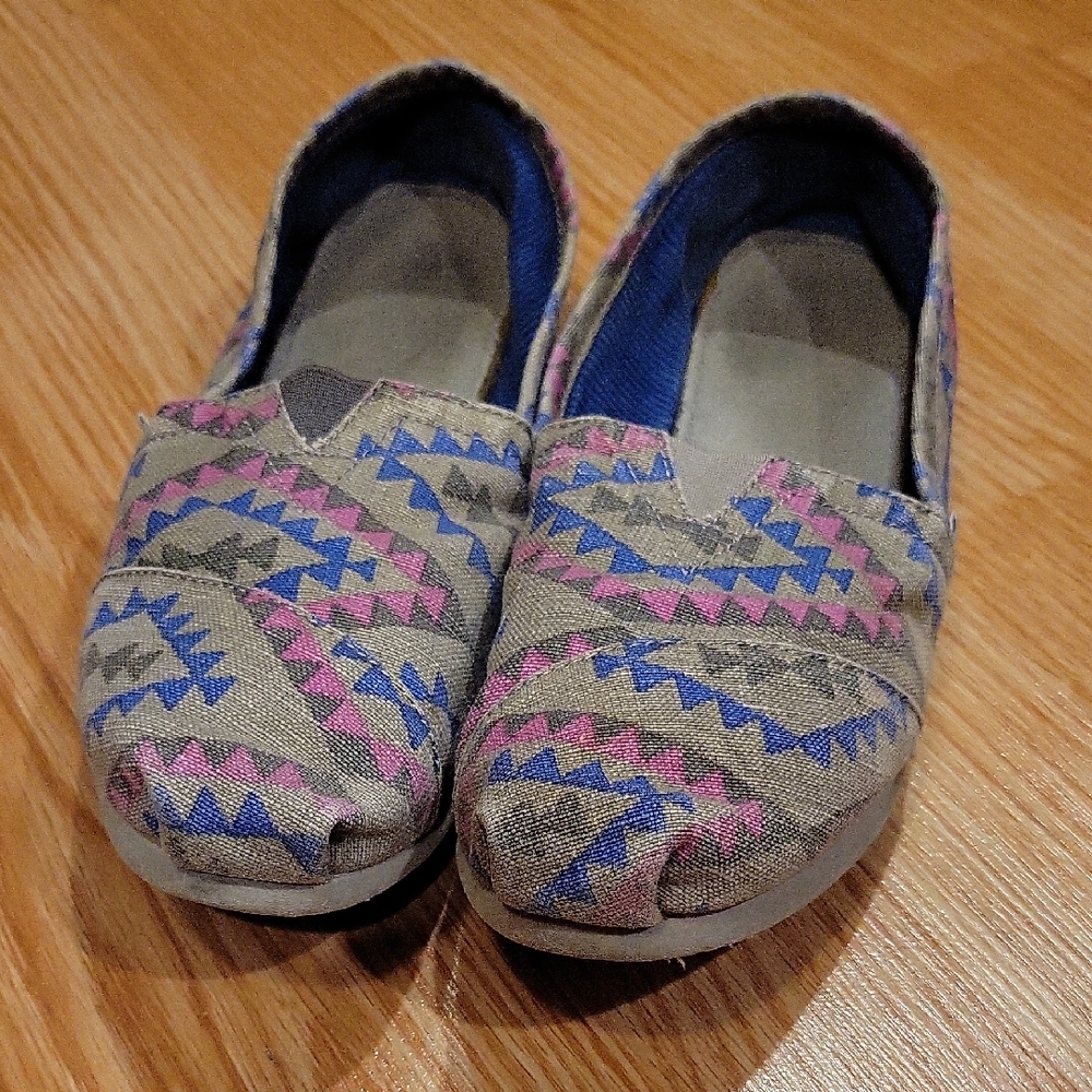 TOMS Women's 7.5 Multicolor Geometric Patterned Flats